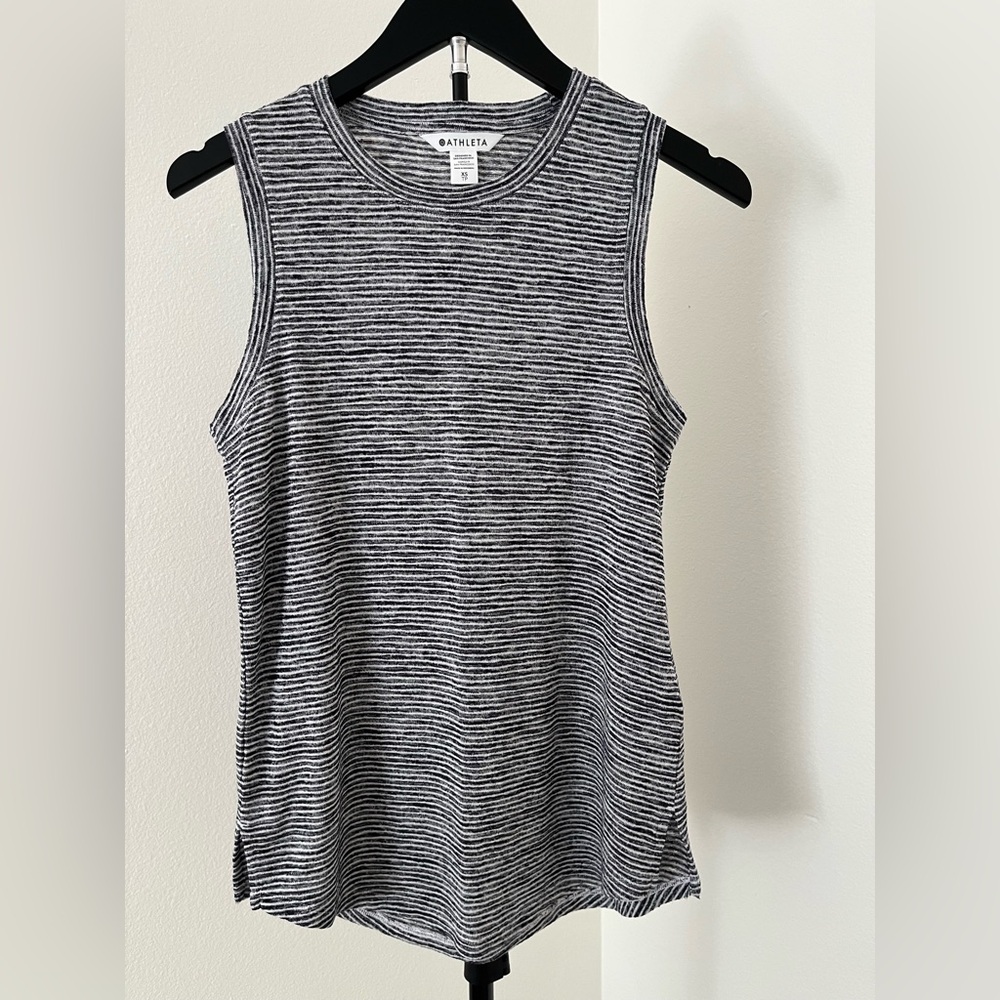 Athleta Sleeveless Black & White Micro Stripe Tank Top – Women’s XS